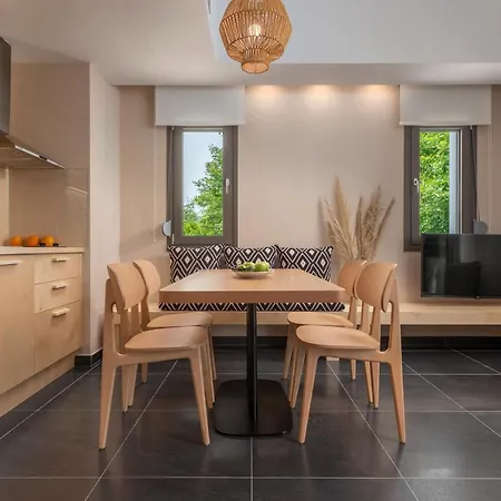 Alpe Luxury Penelope Collection アパートホテル 4*