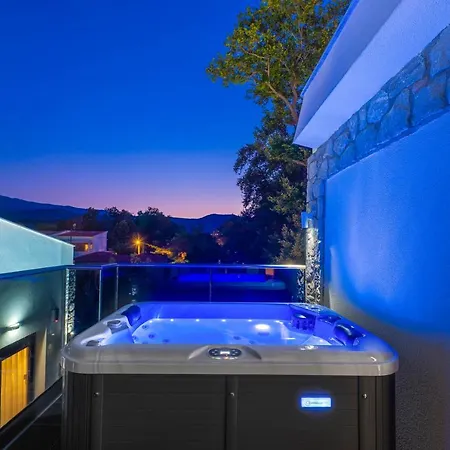 アパートホテル Alpe Luxury Penelope Collection 4*