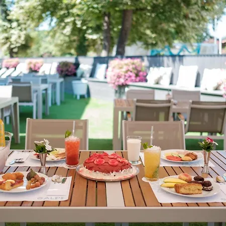 アパートホテル Alpe Luxury Penelope Collection オリンピアダ